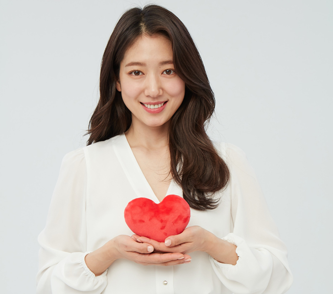 생리대 기부 선행에 동참한 배우 박신혜