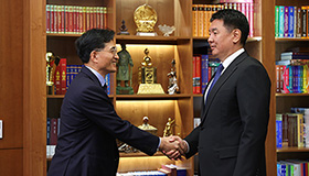 몽골 유한킴벌리숲, 화재로 소실된 숲 복원ㆍ사막화 방지의 대표적 성공 모델  유한킴벌리, 몽골 숲 조성사업 20주년 맞아 후렐수흐 몽골 대통령 면담